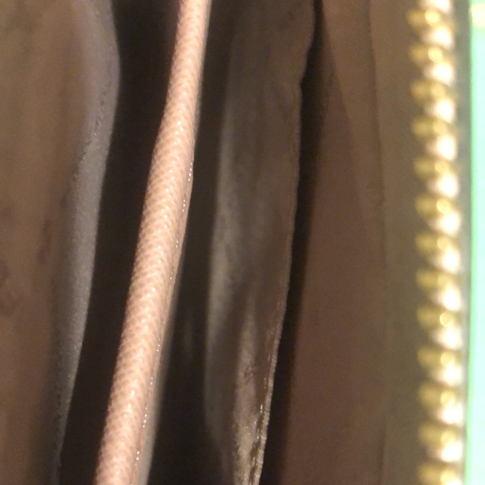 Michael Kors crossbody purse. Brand new no tags. - Picture 2 of 3